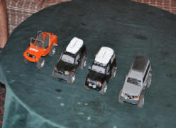 Unsere 4x4's als Modelle aus Palmenholz gefertigt