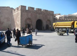 zu Fuss in die Altstadt von Essaouira